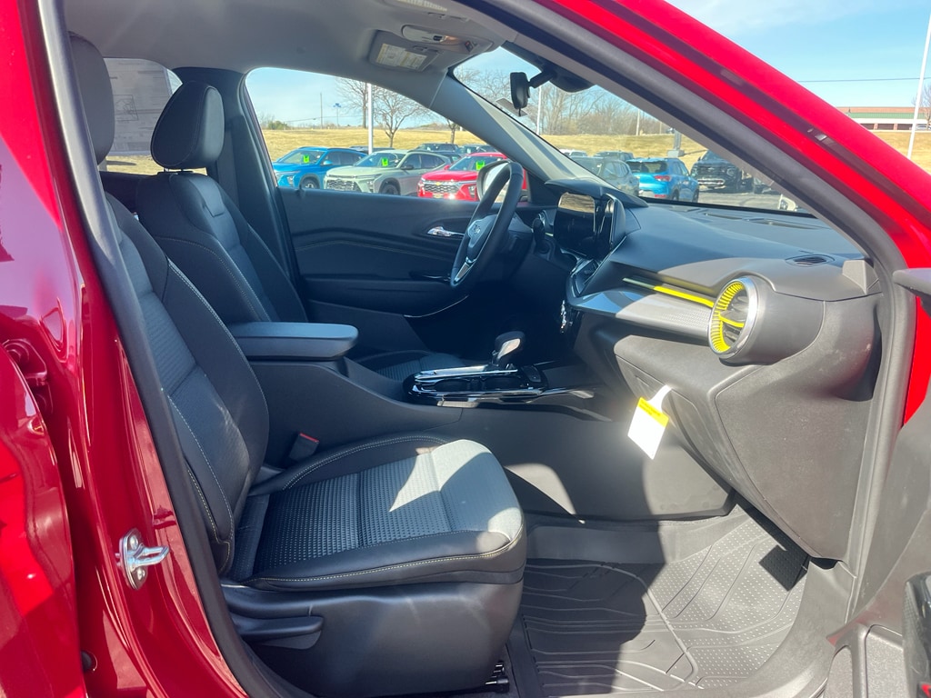 2026 Chevrolet Trax LT - Photo 16