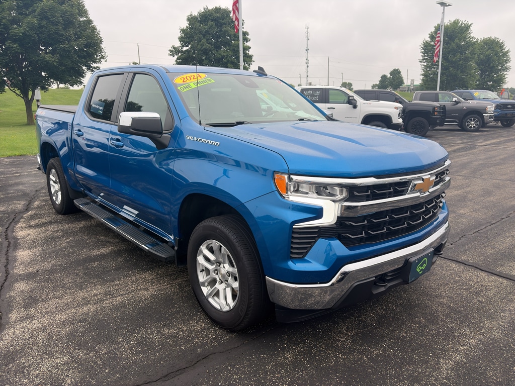 2024 Chevrolet Silverado 1500 LT - Photo 3