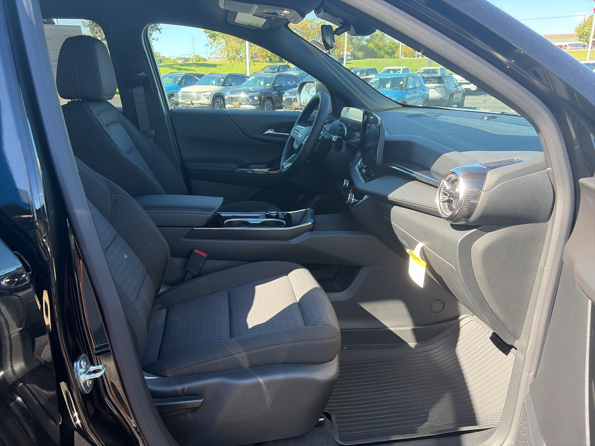 2027 Chevrolet Equinox LT - Photo 14