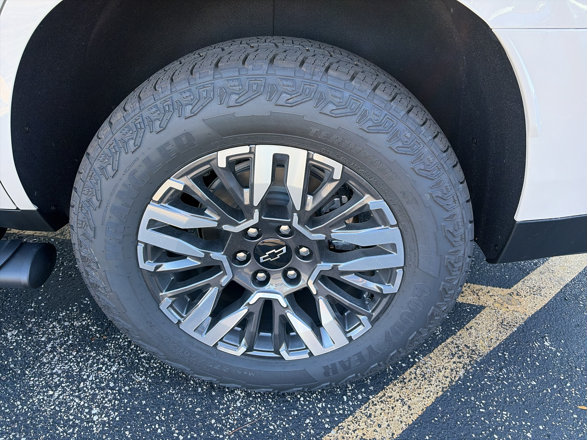 2027 Chevrolet Tahoe Z71 - Photo 19