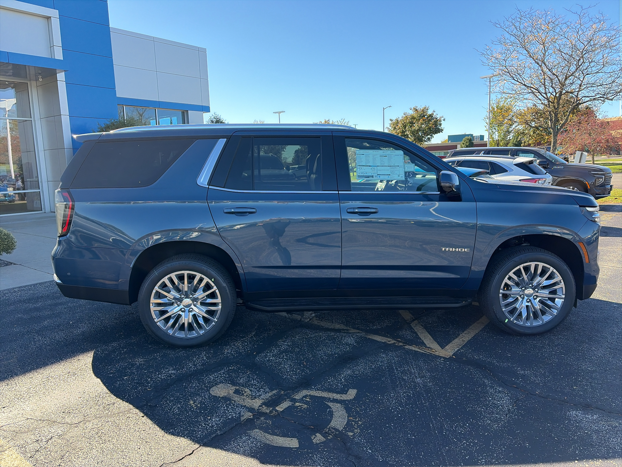 2027 Chevrolet Tahoe LT - Photo 8