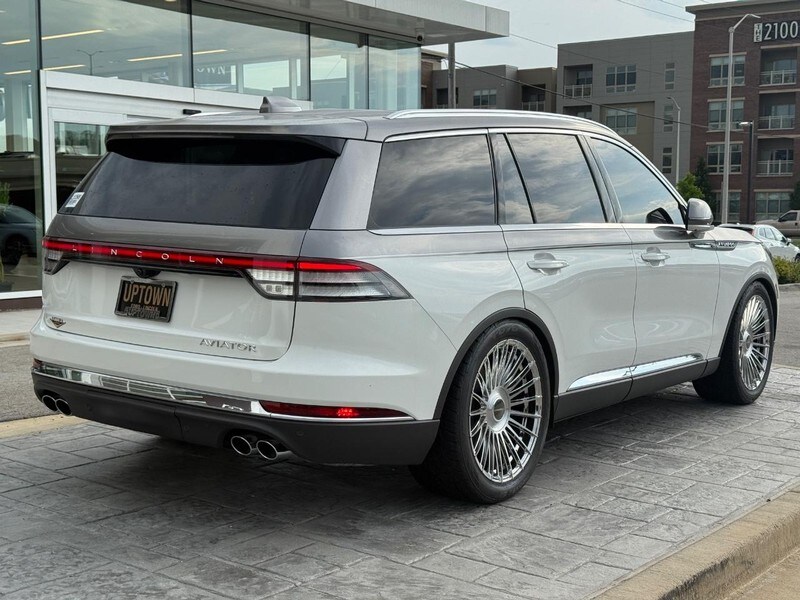 2025 Lincoln Aviator Reserve photo 3