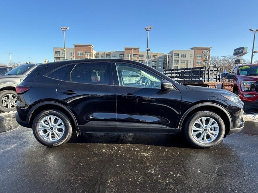 New 2025 Ford Escape Active FWD SUV