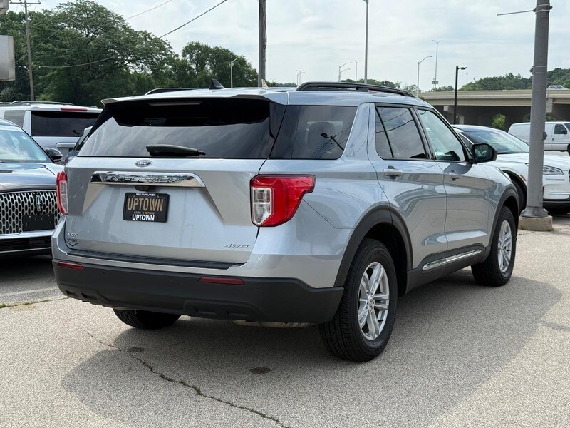 2022 Ford Explorer XLT photo 3