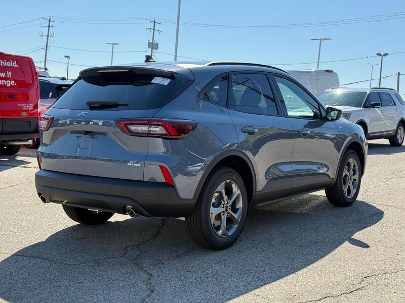 2025 Ford Escape ST-Line photo 3