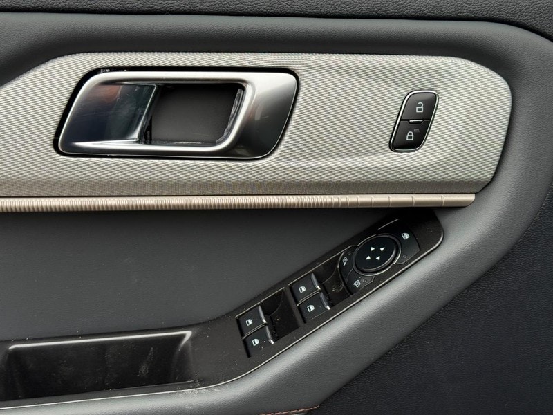 2026 Ford Explorer Active - Photo 21