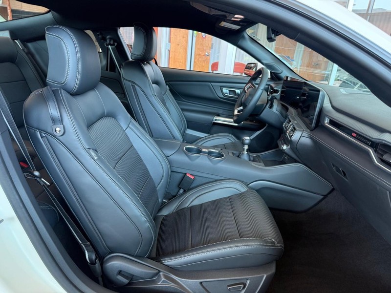 2025 Ford Mustang GT Premium Fastback - Photo 9