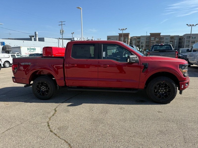 2025 Ford F-150 XLT photo 2