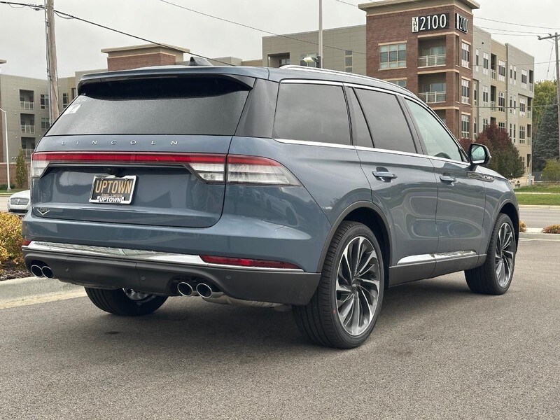 2025 Lincoln Aviator Reserve photo 3