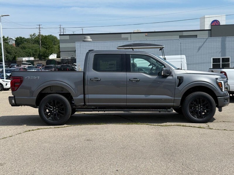 2025 Ford F-150 Lariat photo 2