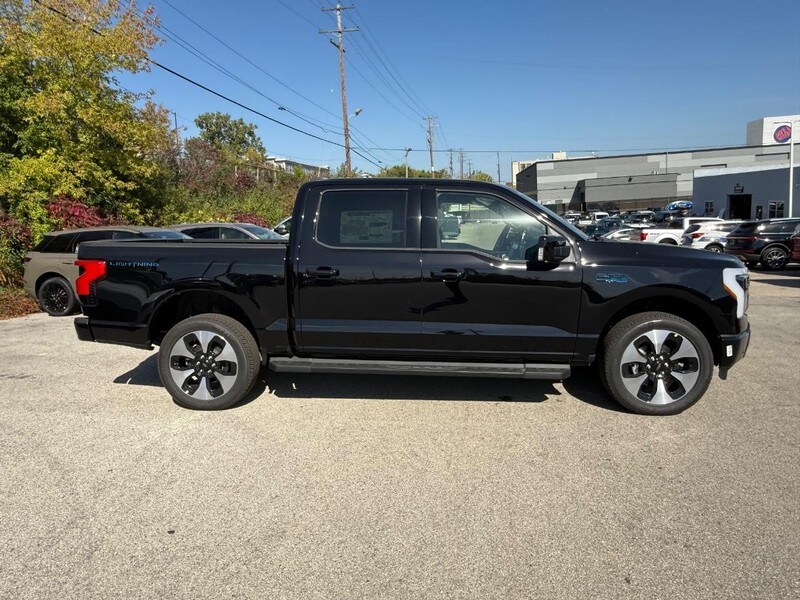 2025 Ford F-150 Lightning Platinum photo 2