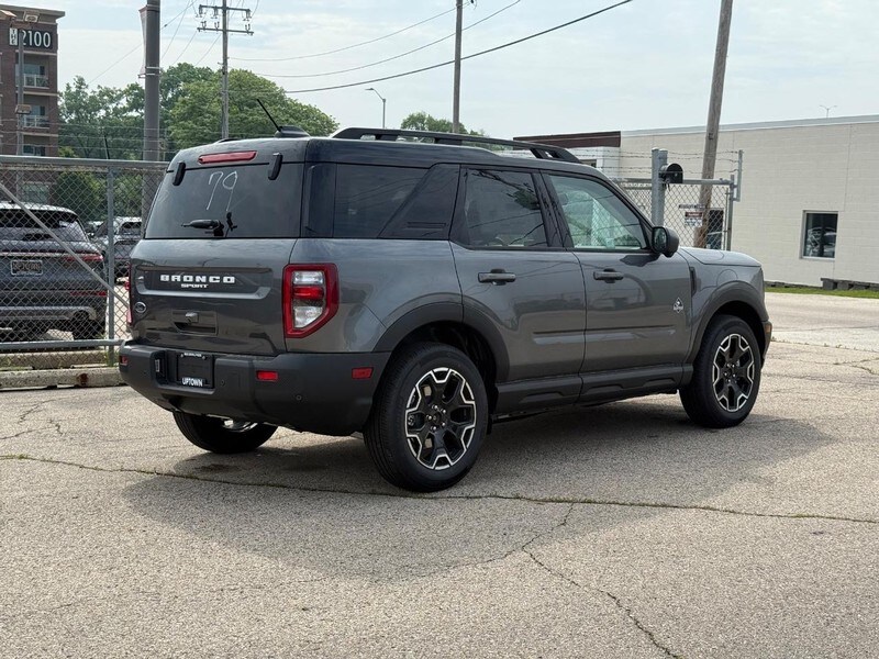 2025 Ford Bronco Sport Outer Banks photo 3