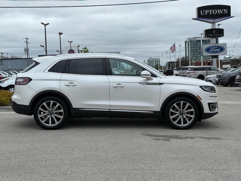 2019 Lincoln Nautilus Select photo 2