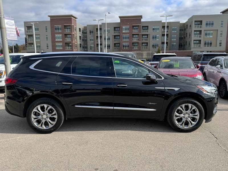 Used 2020 Buick Enclave Avenir with VIN 5GAEVCKW6LJ140399 for sale in Milwaukee, WI