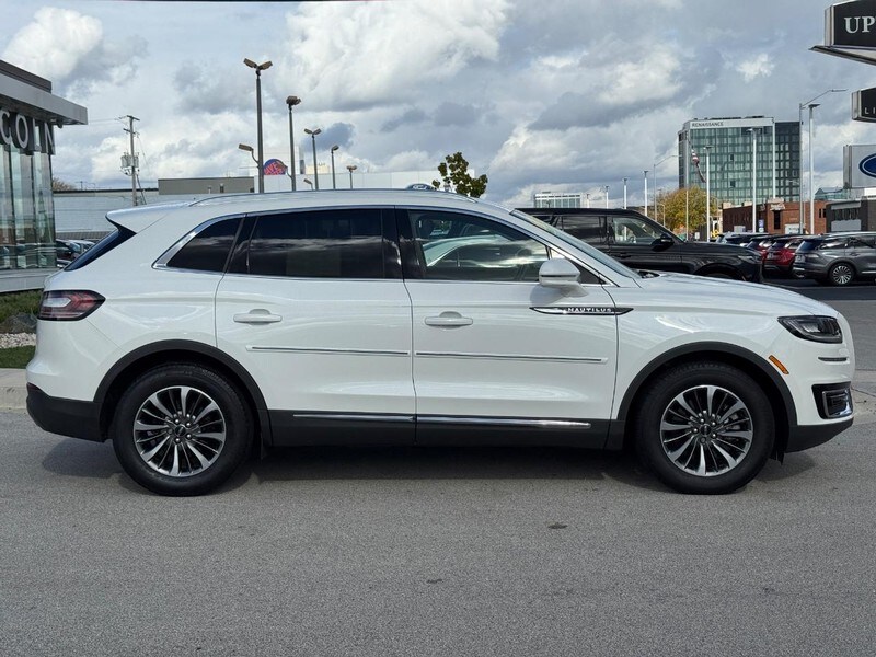 2020 Lincoln Nautilus Standard photo 2