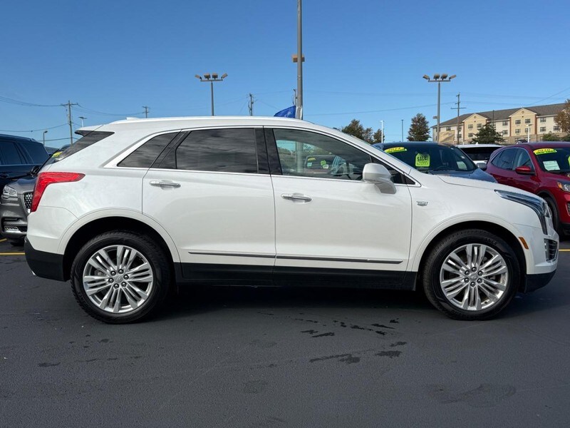 2017 Cadillac XT5 Premium Luxury photo 2