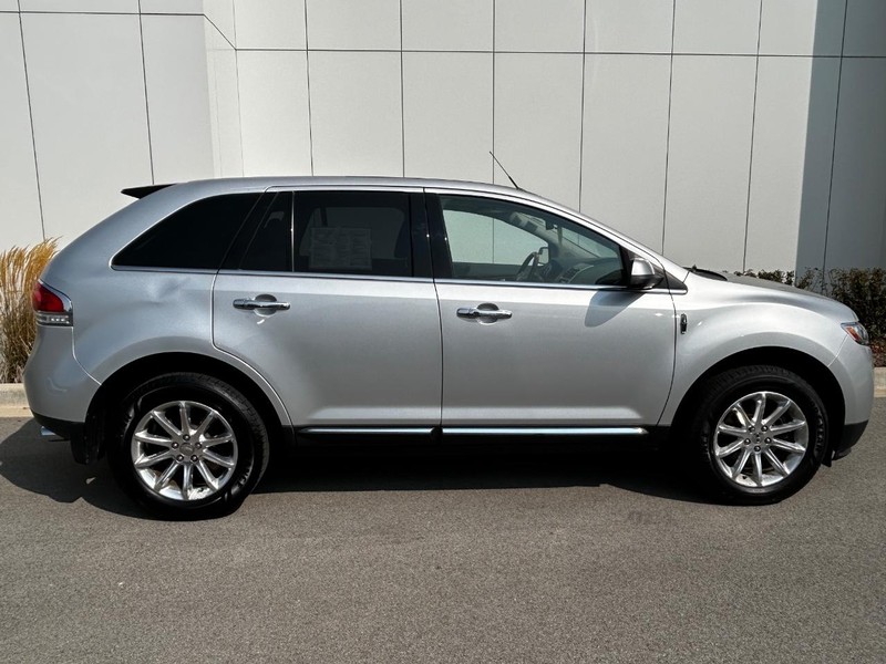 Used 2011 Lincoln MKX Base with VIN 2LMDJ6JKXBBJ32086 for sale in Milwaukee, WI