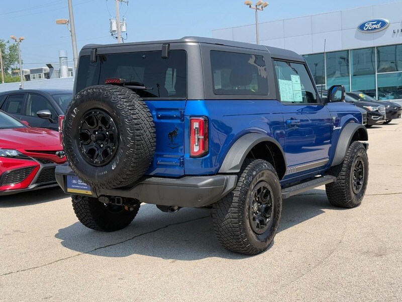2021 Ford Bronco First Edition photo 2