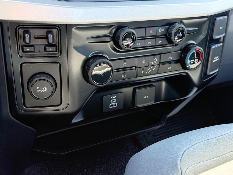 2026 Ford F-350 Super Duty Chassis Cab XL - Photo 19