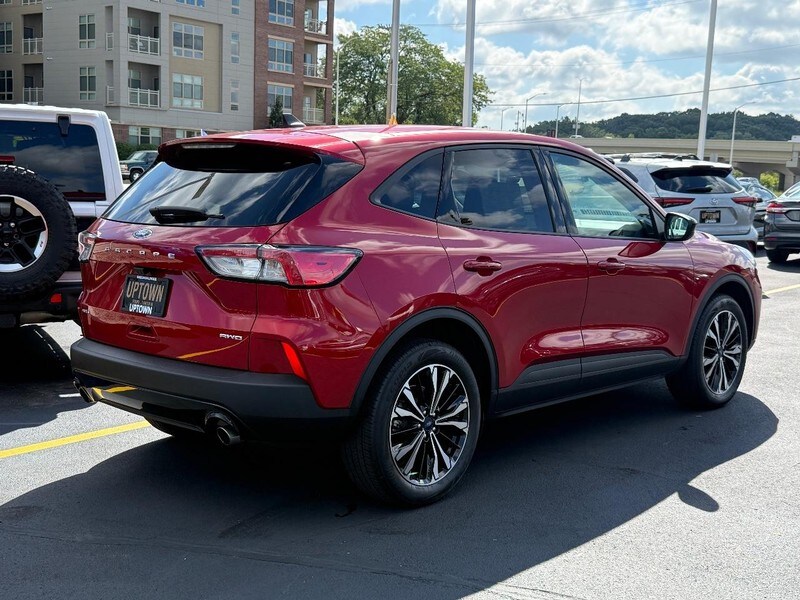 2022 Ford Escape SE photo 2