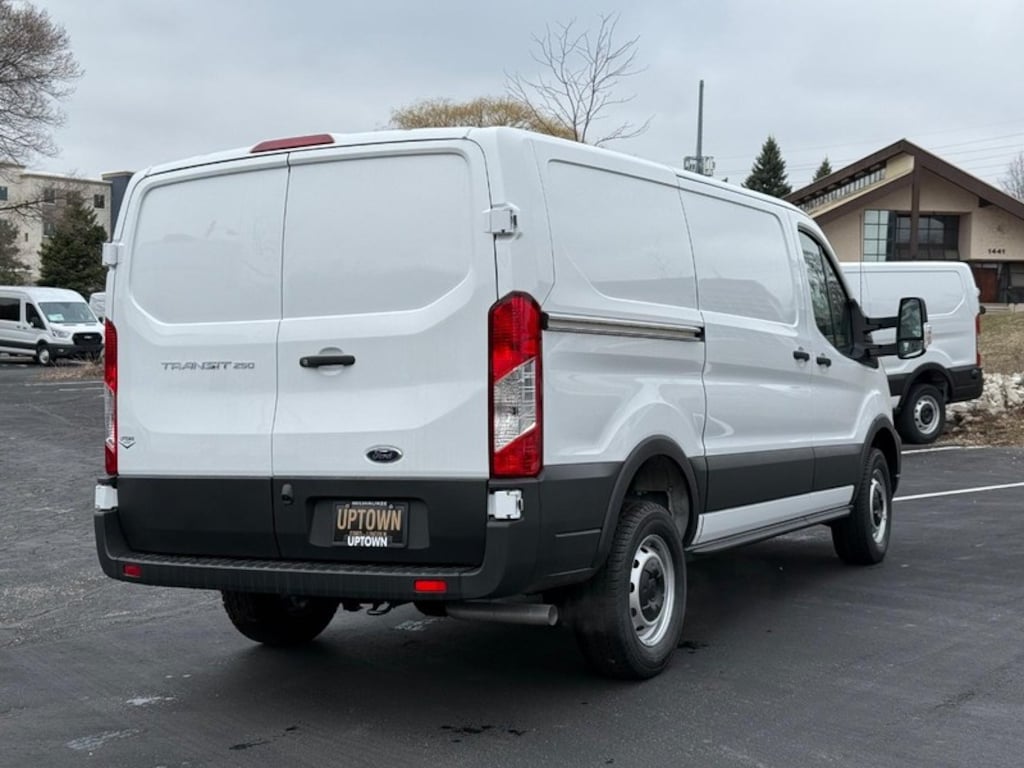 New 2025 Ford Transit Cargo Van T-250 130 Low Rf 9070 Gvwr RWD Mini-Van
