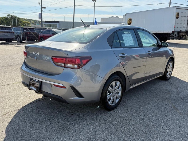 2022 Kia Rio S photo 2