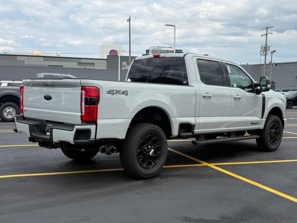 New 2026 Ford Super Duty F-350 SRW Lariat Truck