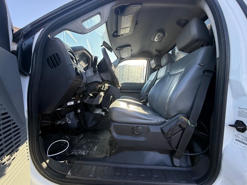 2014 Ford F-550 - Photo 14