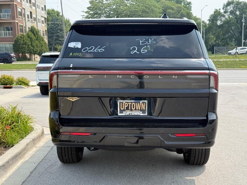 2025 Lincoln Navigator Reserve photo 3