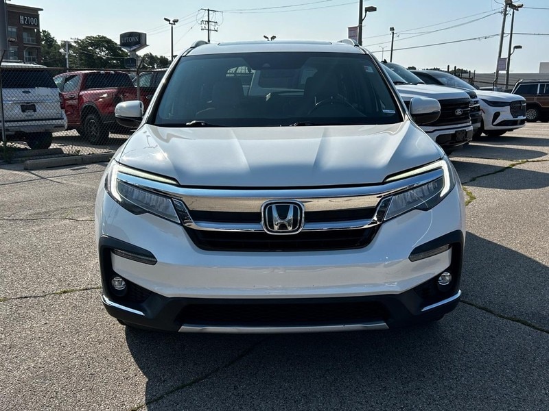 Used 2019 Honda Pilot Touring with VIN 5FNYF5H6XKB016217 for sale in Milwaukee, WI