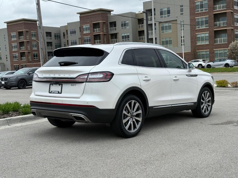 2019 Lincoln Nautilus Select photo 3