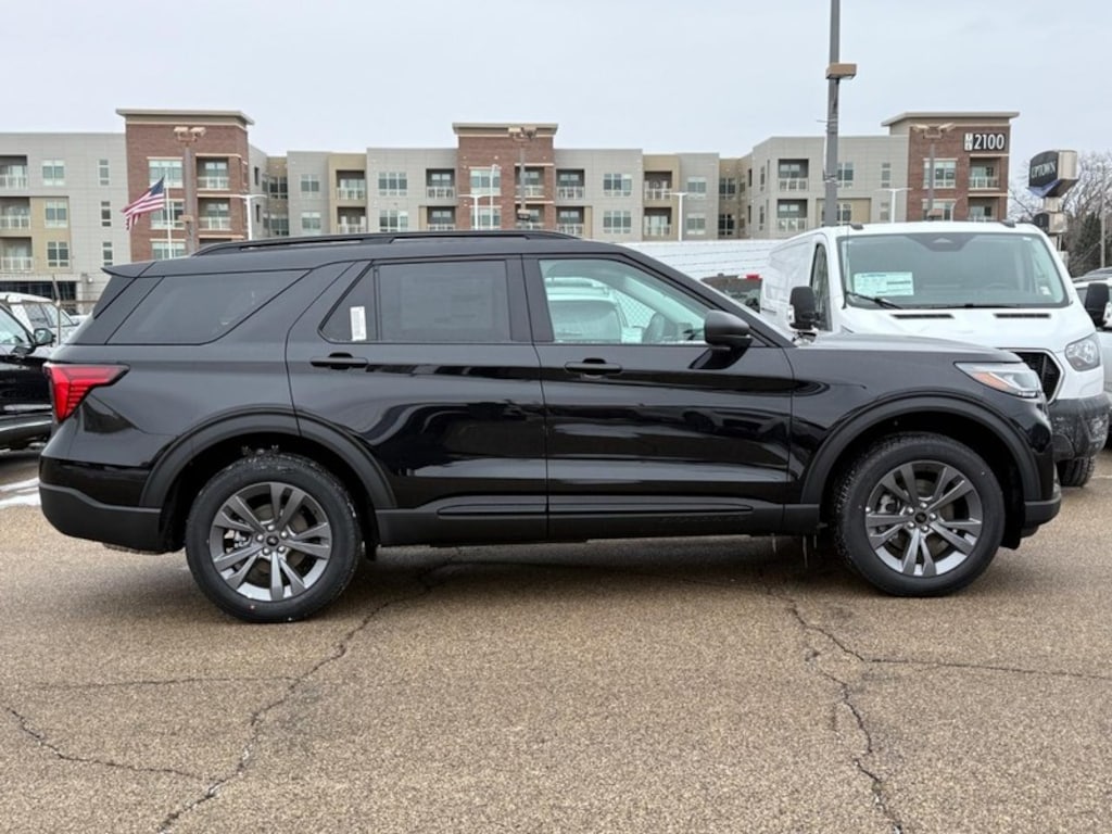 New 2026 Ford Explorer Active w/100A Pkg 4WD SUV