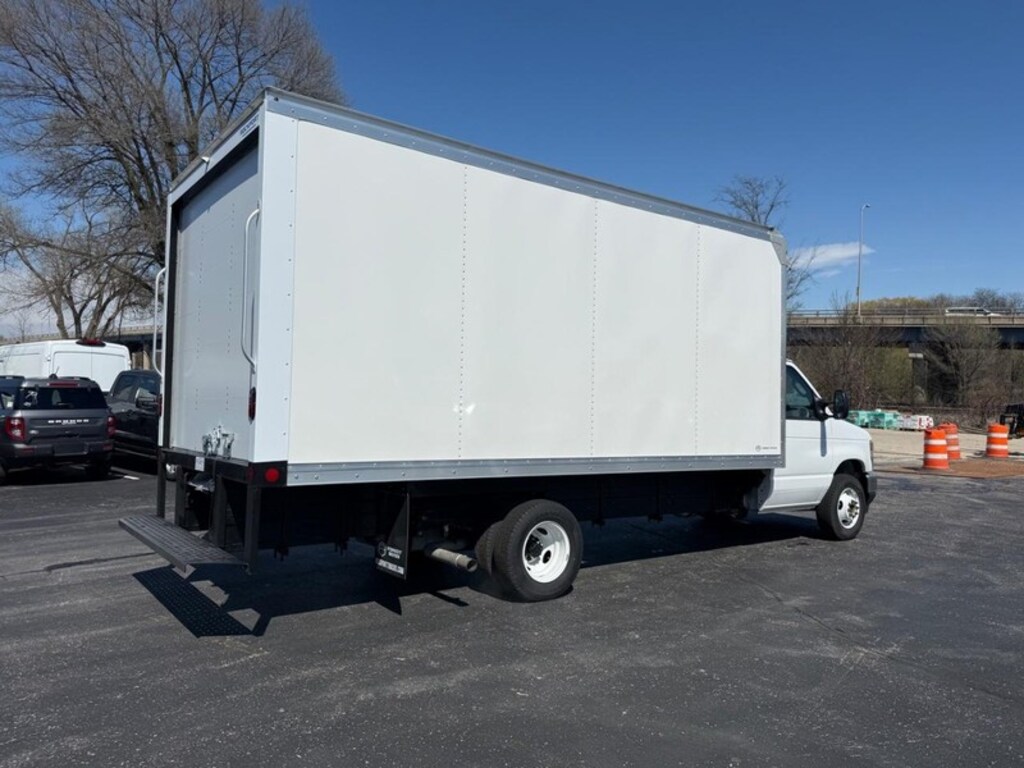 New 2027 Ford E-Series Cutaway E-350 SRW Undefined