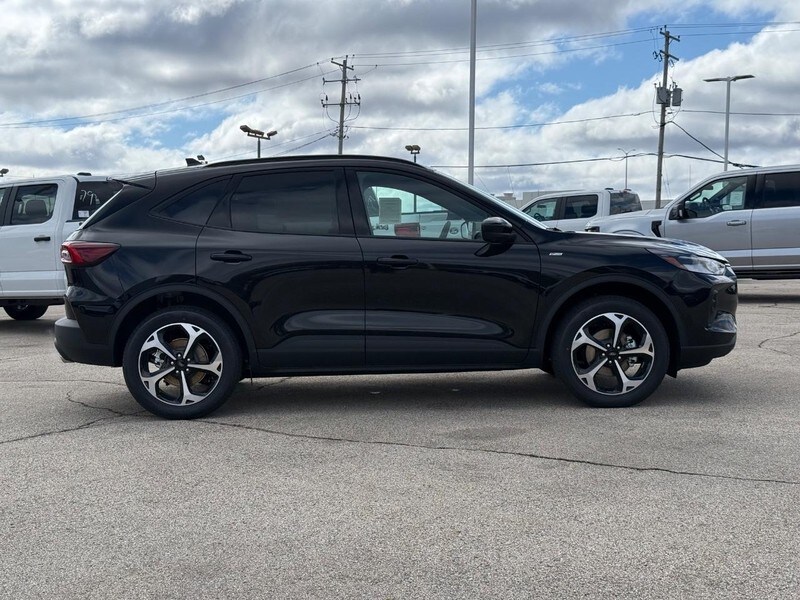 2025 Ford Escape ST-Line Select photo 2