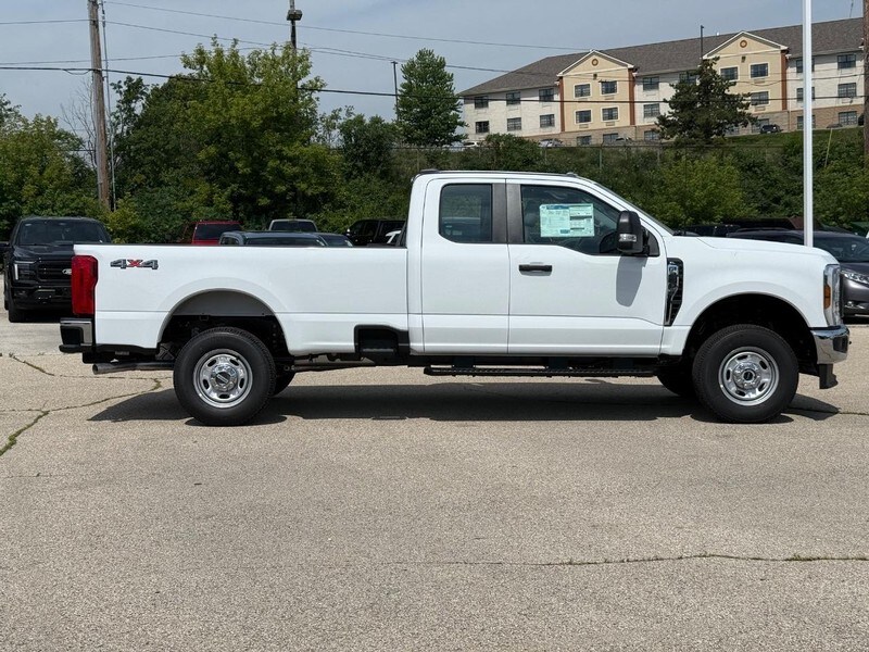 2025 Ford F-250 XL photo 2