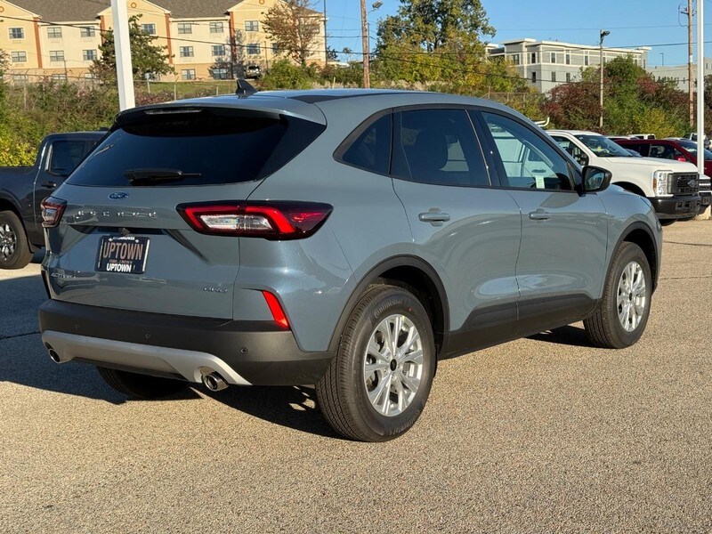 2026 Ford Escape Active photo 2