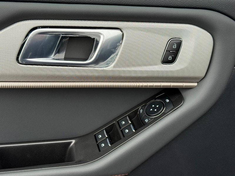2026 Ford Explorer Active - Photo 22
