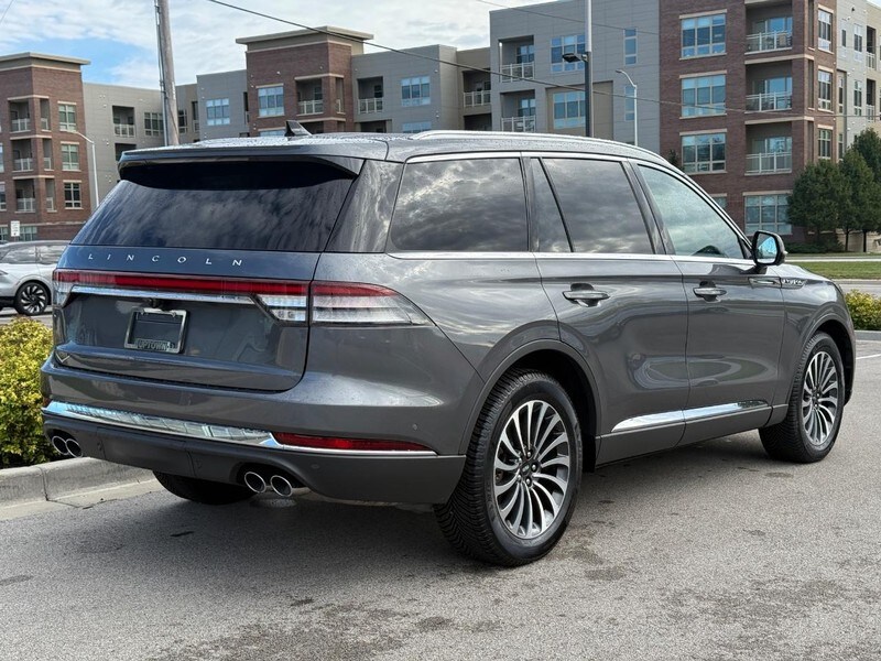 2023 Lincoln Aviator Reserve photo 2