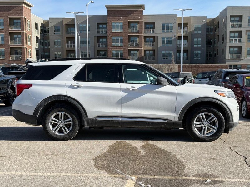2022 Ford Explorer XLT photo 2