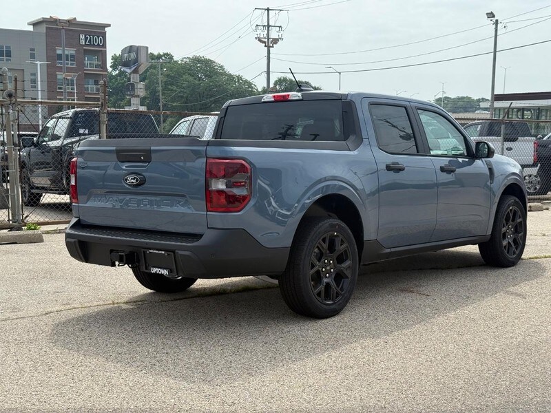 2025 Ford Maverick XLT photo 2