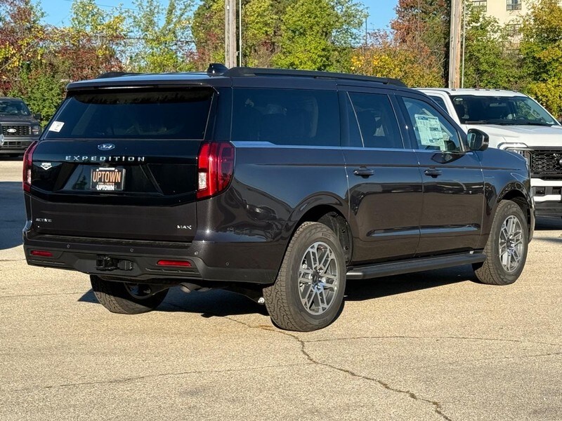 2025 Ford Expedition MAX photo 2