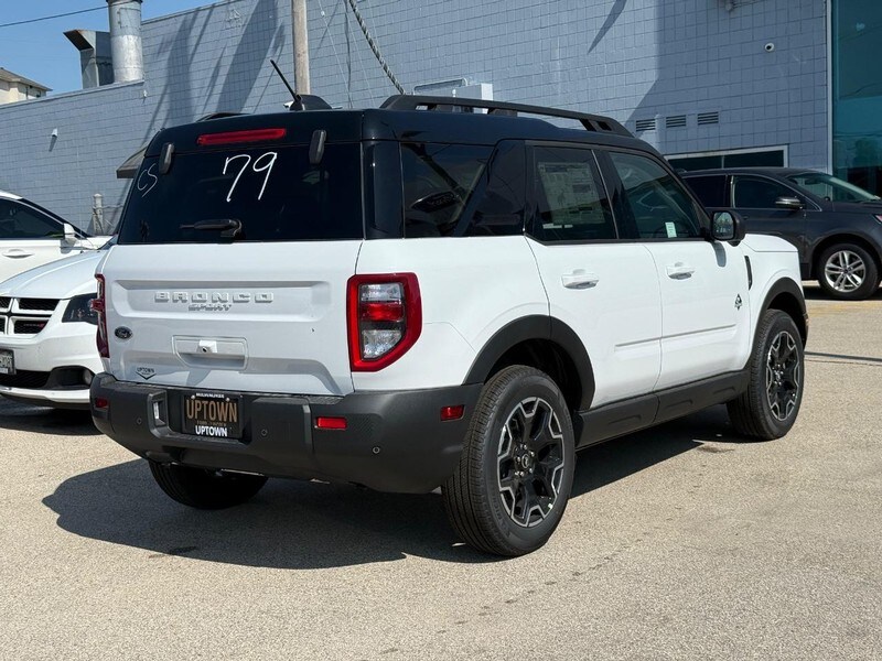 2025 Ford Bronco Sport Outer Banks photo 3