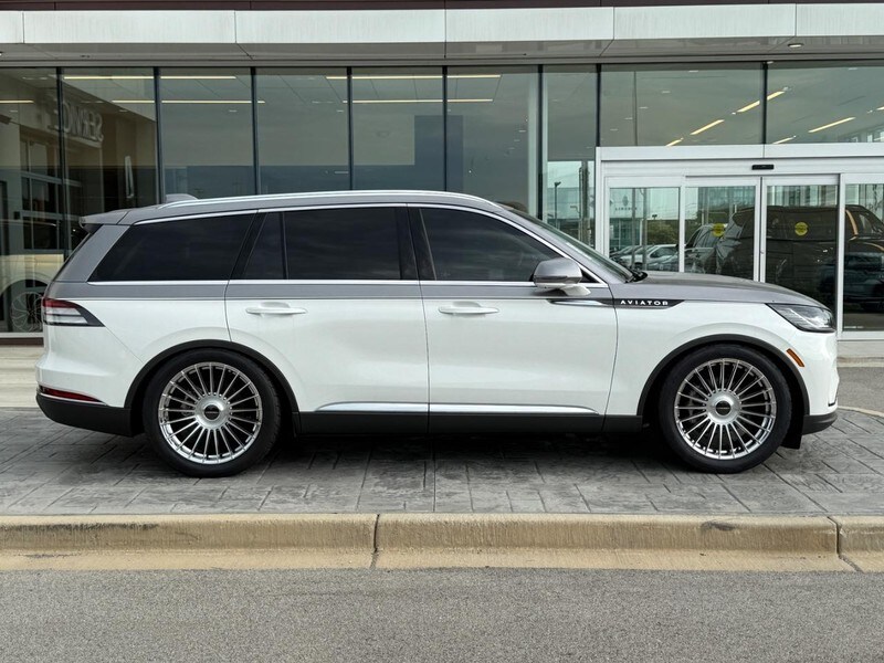 2025 Lincoln Aviator Reserve photo 2