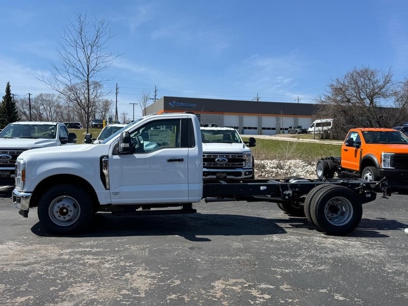 2026 Ford F-350 Super Duty Chassis Cab XL - Photo 7
