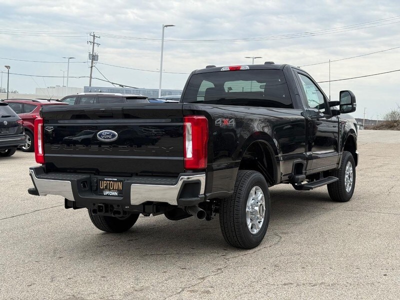 2025 Ford F-350 XLT photo 3