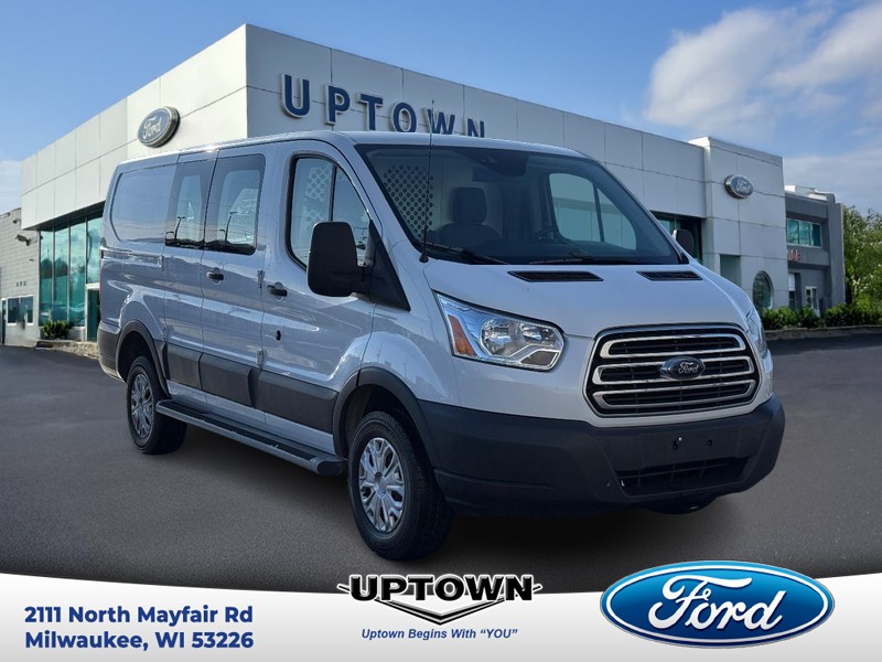 2016 Ford Transit Base's photo