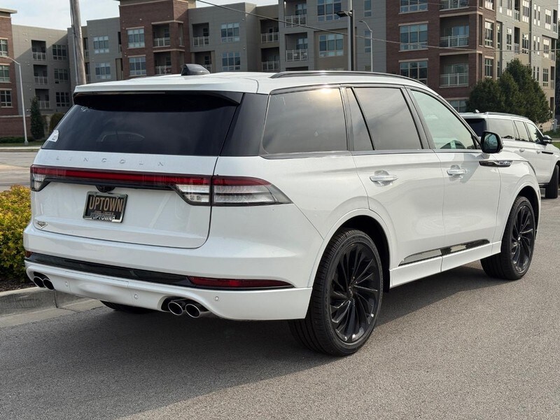 2025 Lincoln Aviator Reserve photo 3