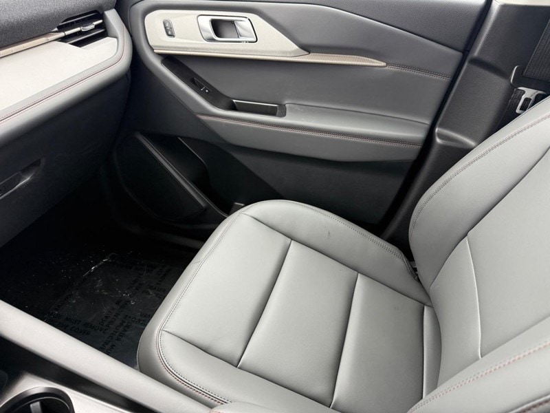 2026 Ford Explorer Active - Photo 19