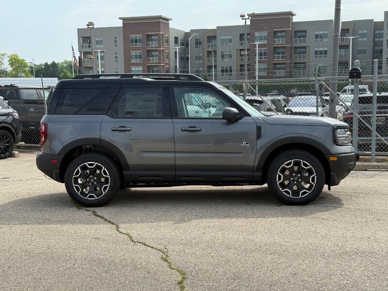 2025 Ford Bronco Sport Outer Banks photo 2