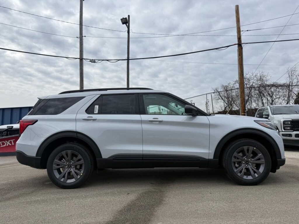 New 2026 Ford Explorer Active w/100A Pkg 4WD SUV
